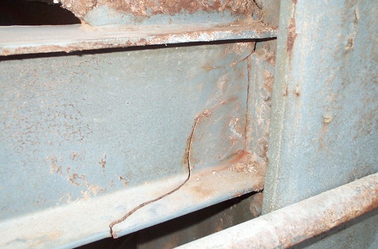 3 Large Crack in a Steel Beam